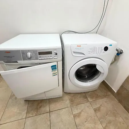 Appartement Quiet With Kitchen, Parking & Laundry *