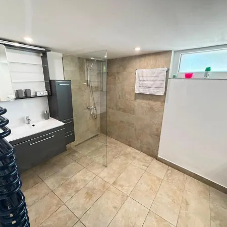 Quiet With Kitchen, Parking & Laundry Ruedtligen-Alchenflueh